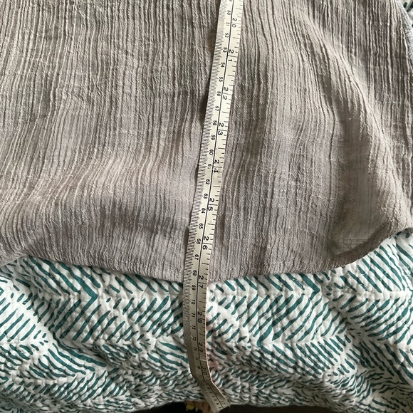 Kenar scoop neck top with gauze back - Picture 6 of 7